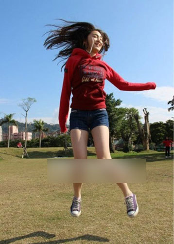 童安格17岁校花女儿童玉谖曝私房照 美貌惊人才华出众/组图