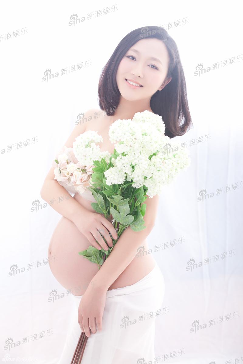 组图:潘长江女儿潘阳美艳孕照曝光 石磊潘阳大婚回顾