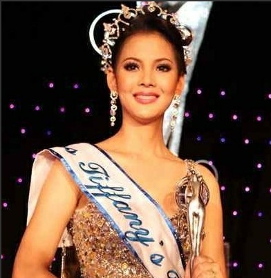 组图:泰国人妖皇后rose傲人双峰引围观 盘点绝美人妖皇后