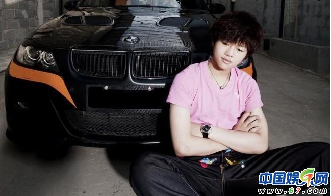 李双江梦鸽之子李天一霸气宝马写真网友轰有点儿傻有图为证组图