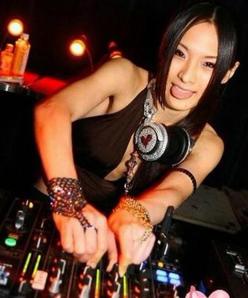 实拍日本顶级的"天上人间" 金粉豪华骄奢淫逸/组图