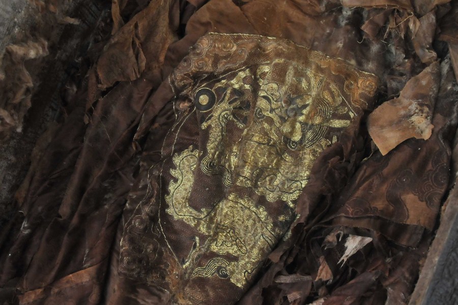 鬼影现象小学女教师拍到不明飞行物各地闹鬼事件图