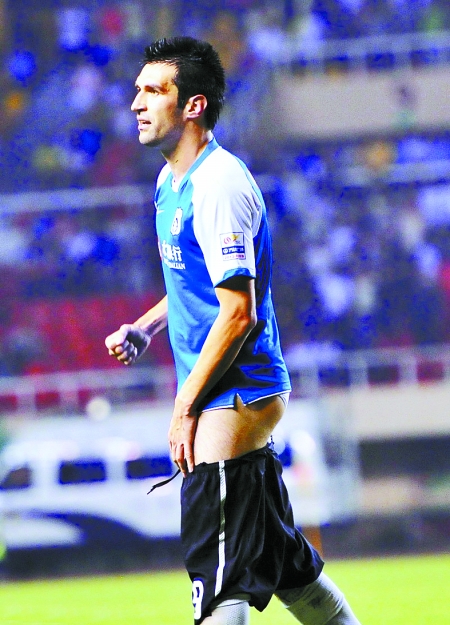 马丁脱裤子抗议判罚