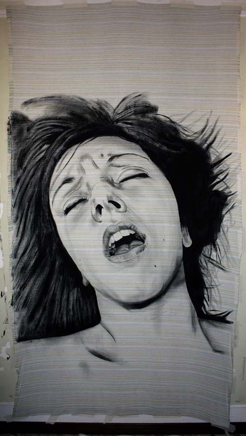 艺术家用床单画人物高潮像 反对公开谈性(组图)