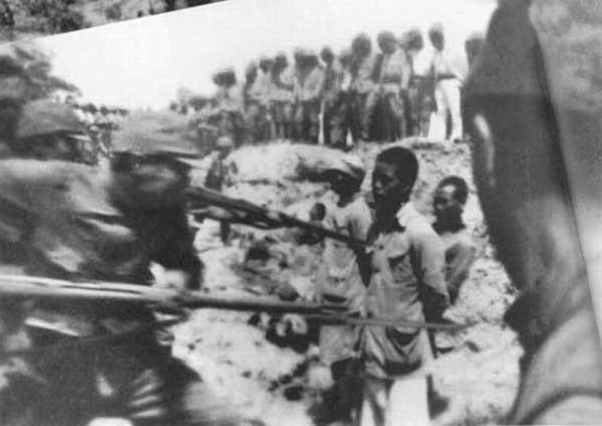 组图:残忍!慎入!实拍侵华日军用活人靶练刺杀