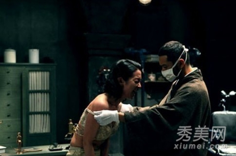 组图:全裸出镜后时来运转的十大性感女星